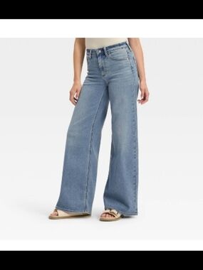 Universal Thread Light Blue Wide-Leg High-Rise Jeans